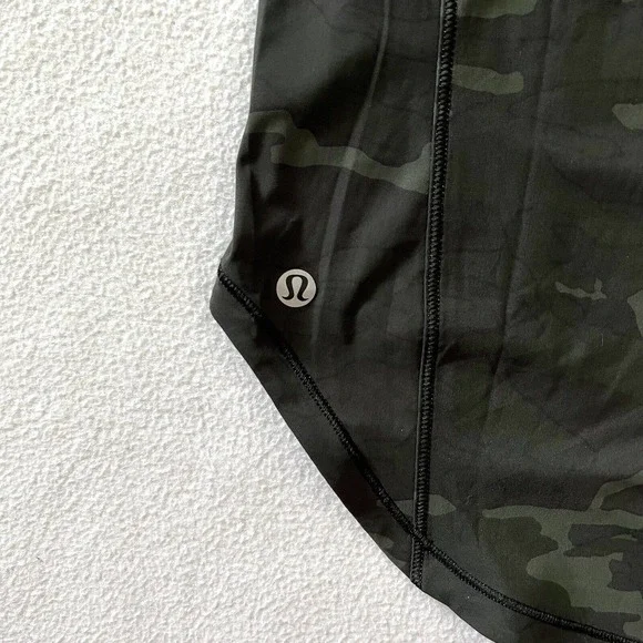 NWT Lululemon Women Incognito Camo Multi Gator Green Print Sculpt Tank Top 4 - Picture 5 of 7